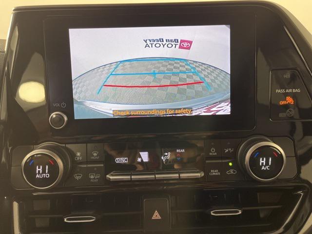 Photo of 2024 Moon Dust Toyota Highlander