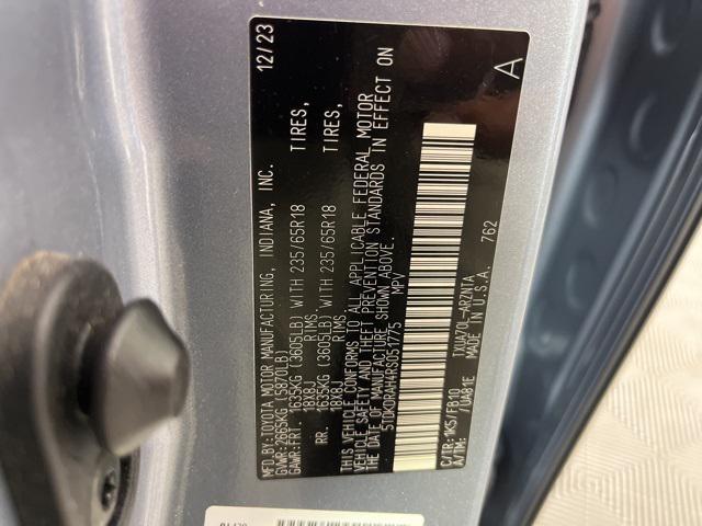 Photo of 2024 Moon Dust Toyota Highlander