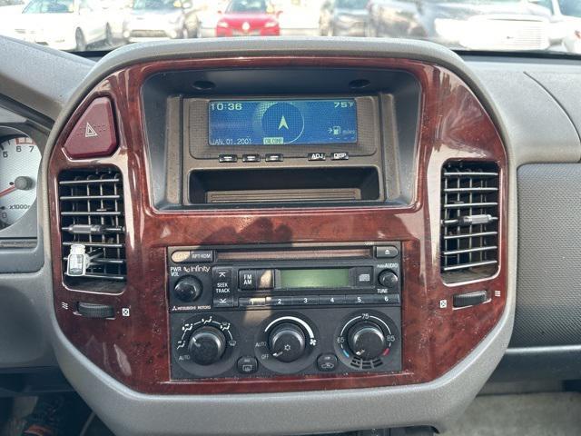 Photo of 2006 Black Mitsubishi Montero