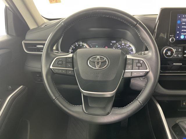 Photo of 2023 Celestial Silver Metallic Toyota Highlander