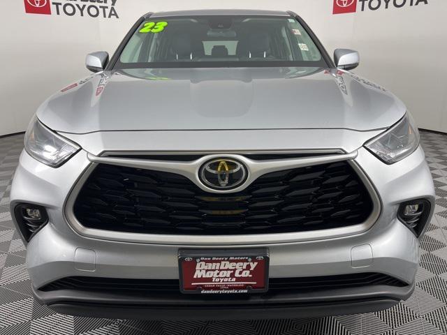 Photo of 2023 Celestial Silver Metallic Toyota Highlander