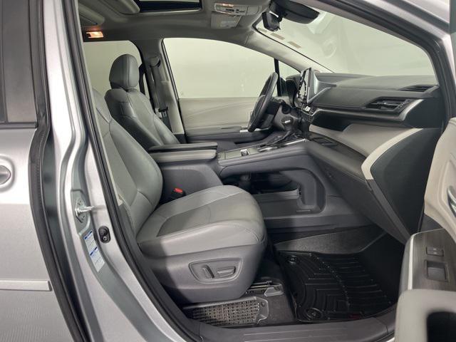 Photo of 2021 Celestial Silver Metallic Toyota Sienna