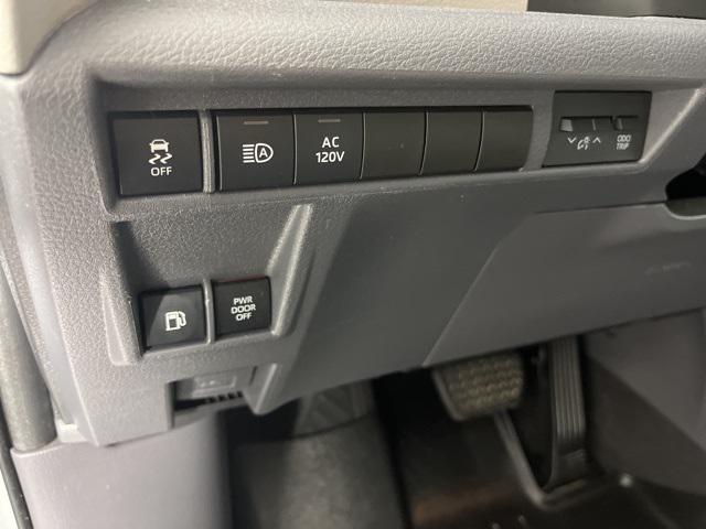 Photo of 2021 Celestial Silver Metallic Toyota Sienna