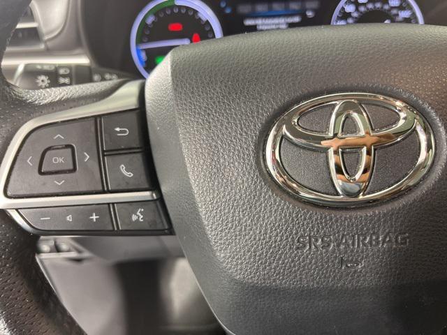 Photo of 2021 Celestial Silver Metallic Toyota Sienna