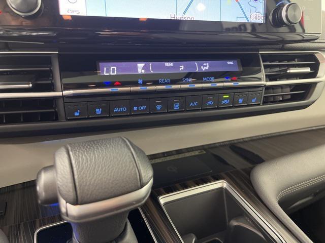 Photo of 2021 Celestial Silver Metallic Toyota Sienna
