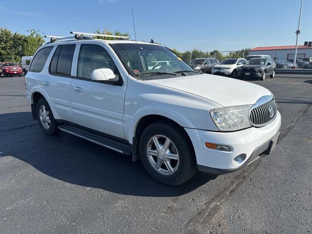 Photo of 2006 Frost White Buick Rainier
