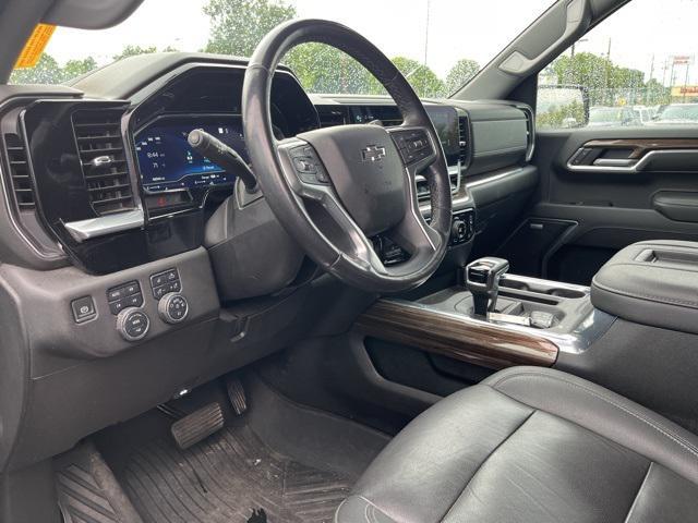 Photo of 2022 Black Chevrolet Silverado 1500