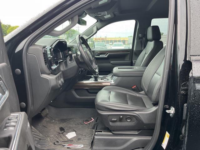 Photo of 2022 Black Chevrolet Silverado 1500