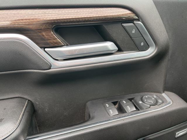 Photo of 2022 Black Chevrolet Silverado 1500