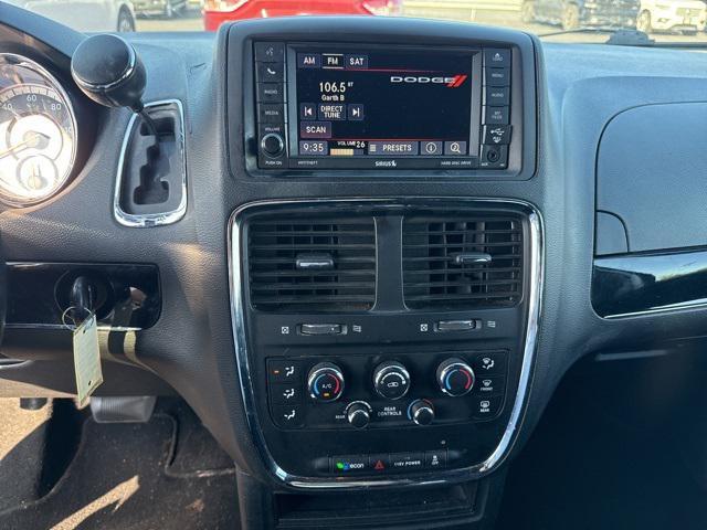 Photo of 2017 Billet Clearcoat Dodge Grand Caravan