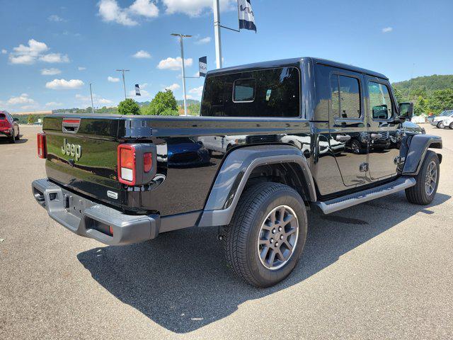 Photo of 2023 Black Clearcoat Jeep Gladiator