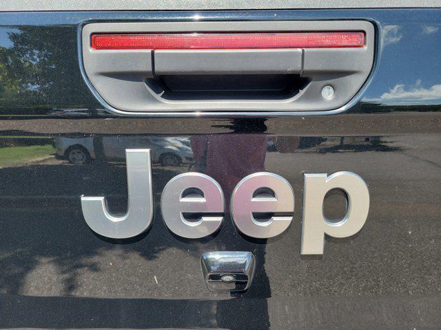 Photo of 2023 Black Clearcoat Jeep Gladiator