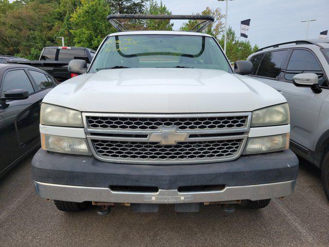 Photo of 2005 Summit White Chevrolet Silverado 2500