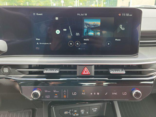 Photo of 2025 Snow White Pearl Kia K5