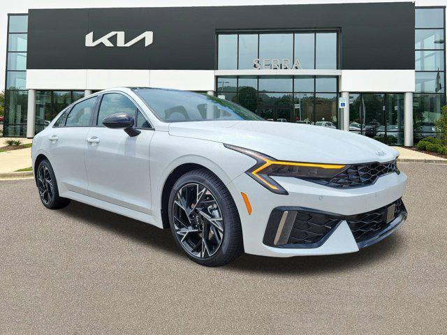 Photo of 2025 Snow White Pearl Kia K5