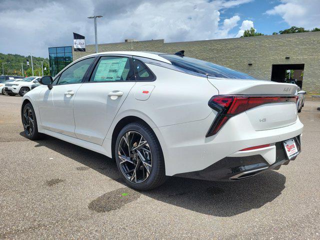 Photo of 2025 Snow White Pearl Kia K5