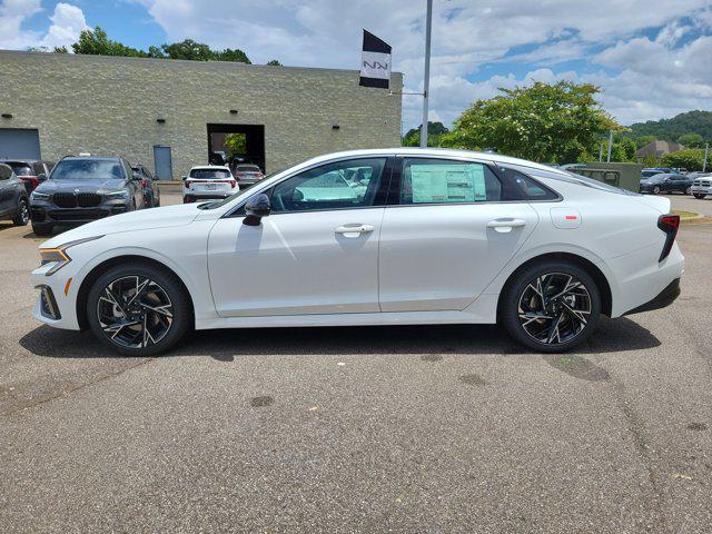 Photo of 2025 Snow White Pearl Kia K5