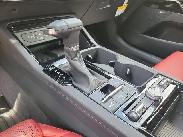 Photo of 2025 Snow White Pearl Kia K5