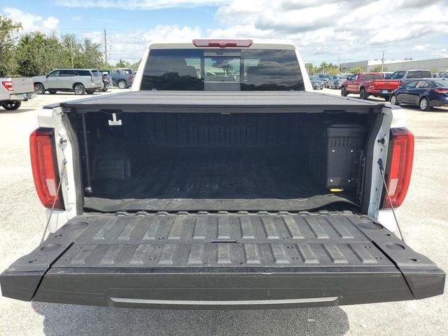 Photo of 2022 White Frost Tricoat GMC Sierra 1500