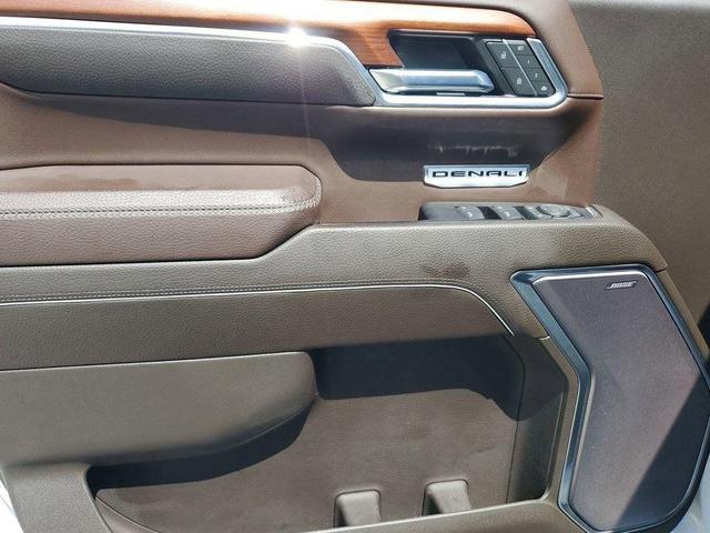 Photo of 2022 White Frost Tricoat GMC Sierra 1500