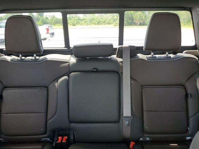 Photo of 2022 White Frost Tricoat GMC Sierra 1500