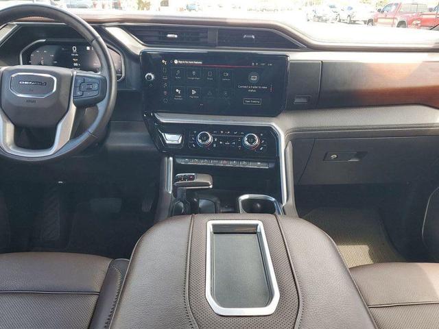 Photo of 2022 White Frost Tricoat GMC Sierra 1500