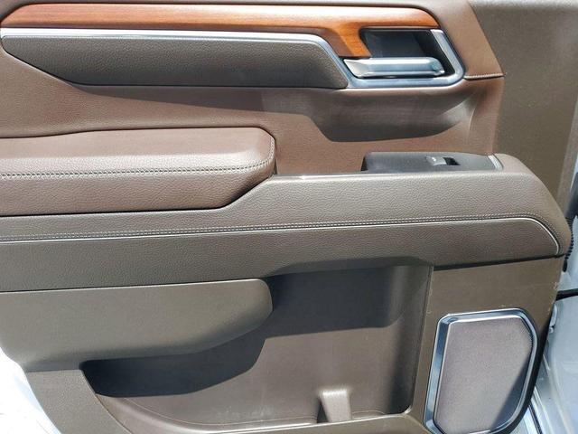 Photo of 2022 White Frost Tricoat GMC Sierra 1500