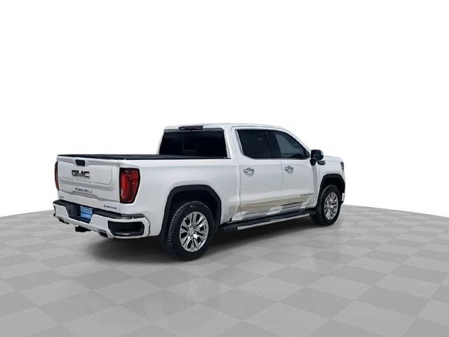 Photo of 2022 White Frost Tricoat GMC Sierra 1500