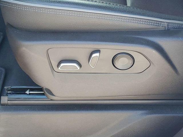 Photo of 2022 White Frost Tricoat GMC Sierra 1500