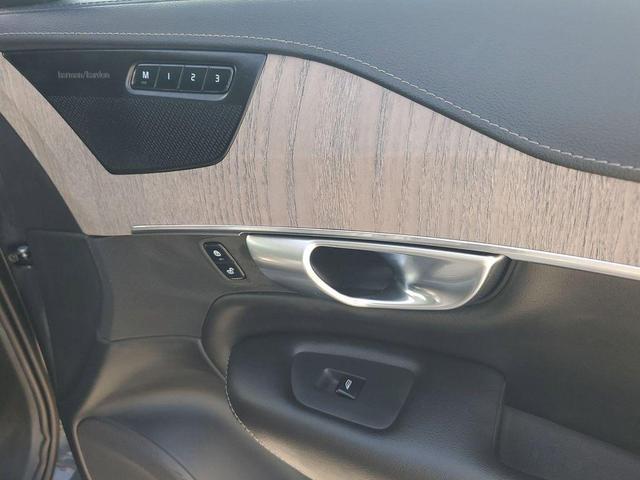 Photo of 2022 Savile Grey Metallic Volvo XC90 Recharge Plug-In Hybrid
