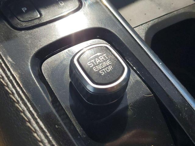 Photo of 2022 Savile Grey Metallic Volvo XC90 Recharge Plug-In Hybrid