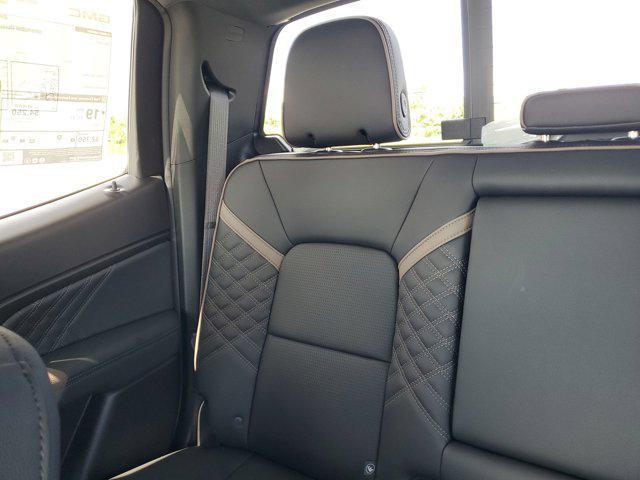 Photo of 2025 Onyx Black GMC Canyon