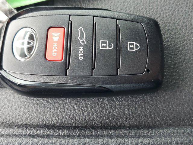 Photo of 2024 Wind Chill Pearl Toyota Grand Highlander