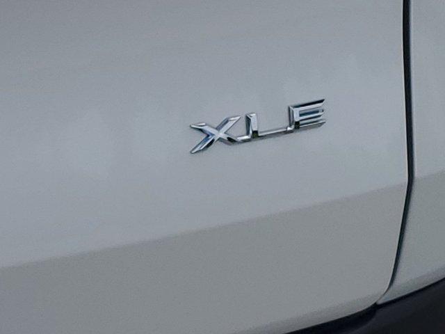 Photo of 2024 Wind Chill Pearl Toyota Grand Highlander