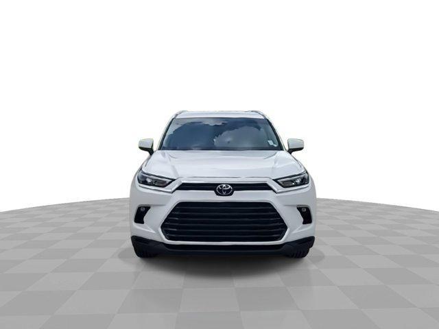 Photo of 2024 Wind Chill Pearl Toyota Grand Highlander