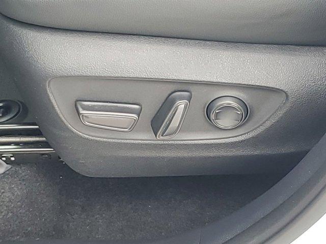 Photo of 2024 Wind Chill Pearl Toyota Grand Highlander