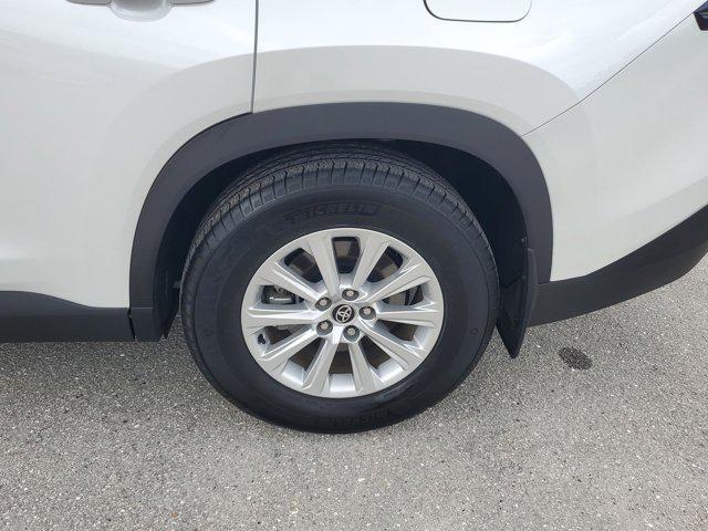 Photo of 2024 Wind Chill Pearl Toyota Grand Highlander