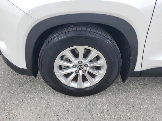 Photo of 2024 Wind Chill Pearl Toyota Grand Highlander