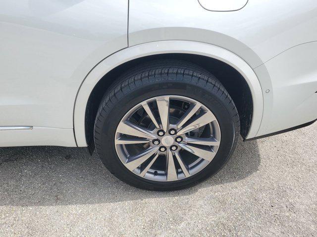 Photo of 2024 Crystal White Tricoat Cadillac XT6