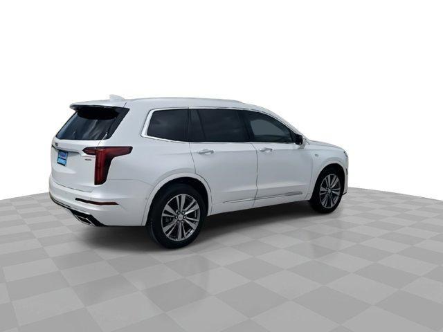 Photo of 2024 Crystal White Tricoat Cadillac XT6