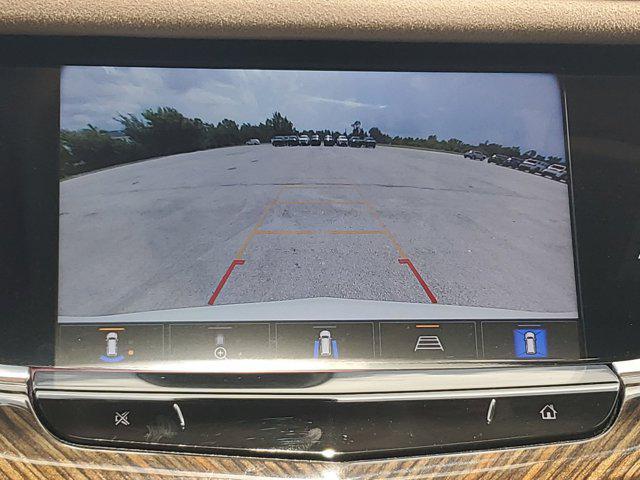 Photo of 2024 Crystal White Tricoat Cadillac XT6