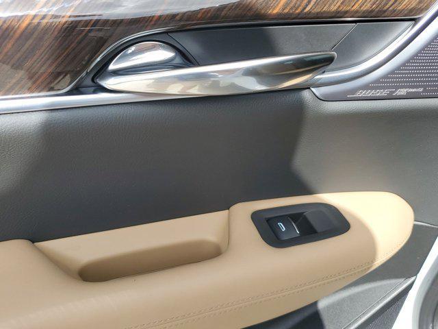 Photo of 2024 Crystal White Tricoat Cadillac XT6