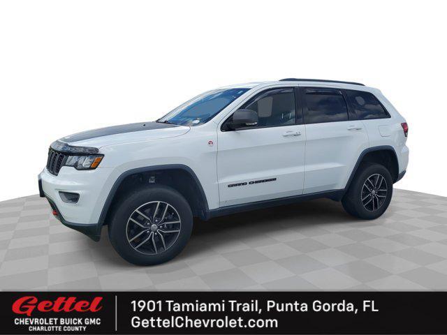 Photo of 2017 Bright White Clearcoat Jeep Grand Cherokee