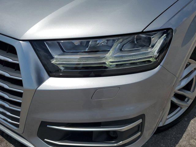 Photo of 2018 Florett Silver Metallic Audi Q7