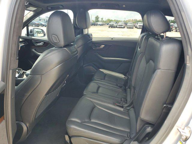 Photo of 2018 Florett Silver Metallic Audi Q7