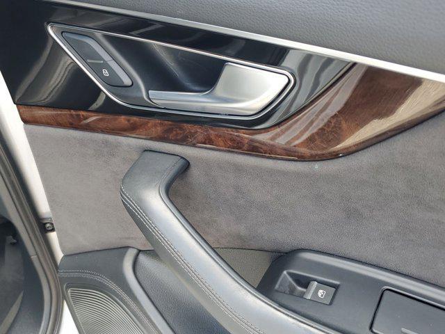 Photo of 2018 Florett Silver Metallic Audi Q7