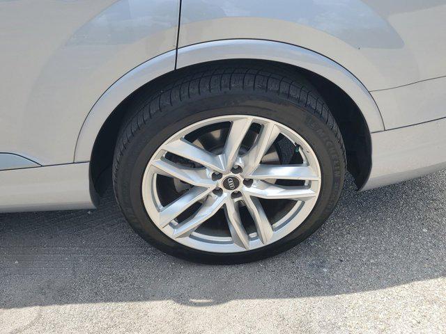 Photo of 2018 Florett Silver Metallic Audi Q7