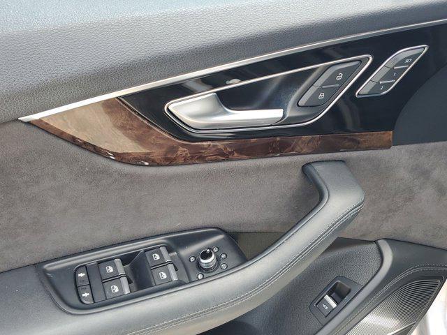 Photo of 2018 Florett Silver Metallic Audi Q7