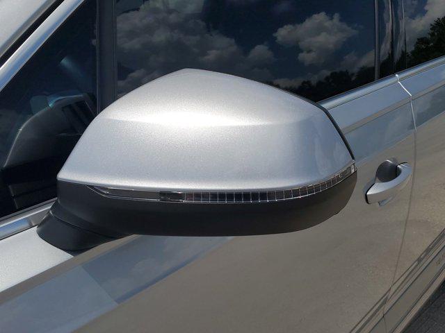 Photo of 2018 Florett Silver Metallic Audi Q7