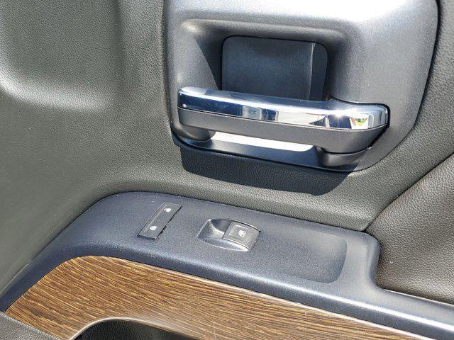 Photo of 2017 Quicksilver Metallic GMC Sierra 2500